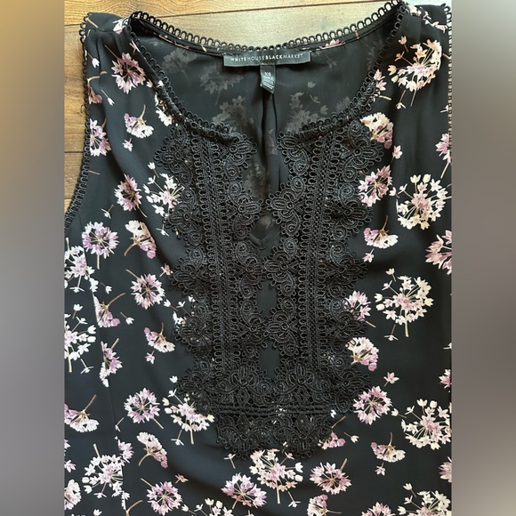 White House Black Market Black Floral Lace Sleeveless Top XS – Fall Blouse - Picture 2 of 6